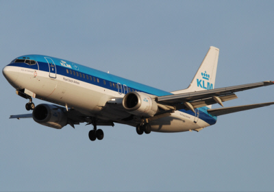 KLM400